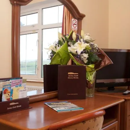 Hotel Achill Cliff House & Restaurant 3*